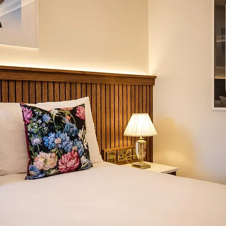 Experience At Main Street - 2 Guest house