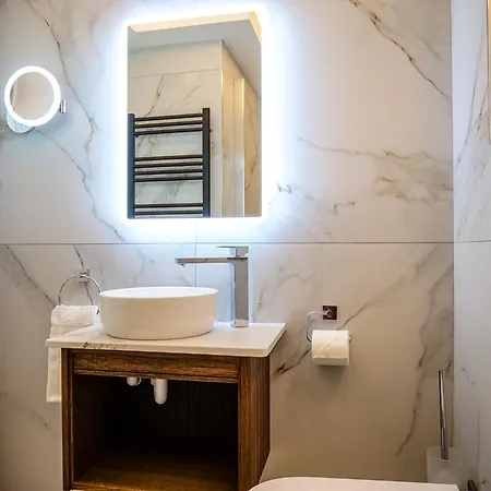 Guest house Experience At Main Street - 2 3*